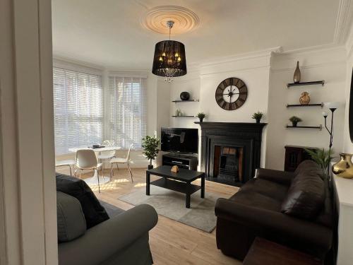 2 Bedroom flat 10 min walk to tube — 4-Star Luxury Hotel in London, United Kingdom