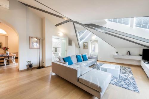 Residence Del Golfo — 4-Star Luxury Hotel in Toscolano Maderno, Italy