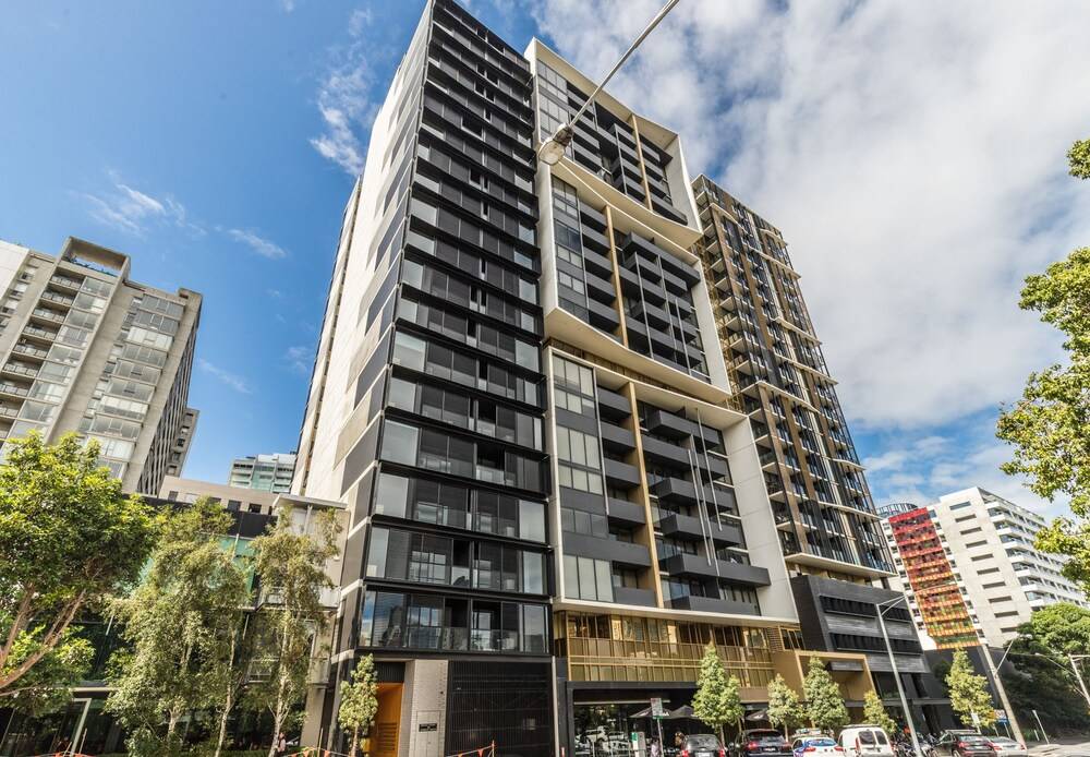 Saint Domain Serviced Apartments — 4-Star Luxury Hotel in Southbank, Australia
