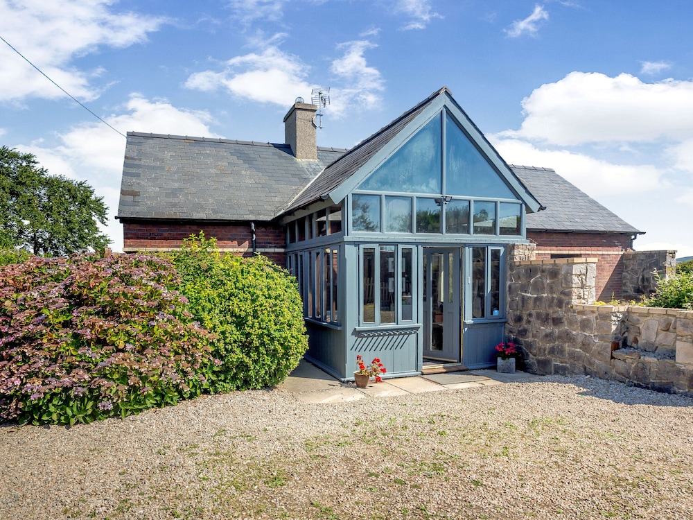 Tyn Morfa - carbon neutral hotel in Pwllheli
