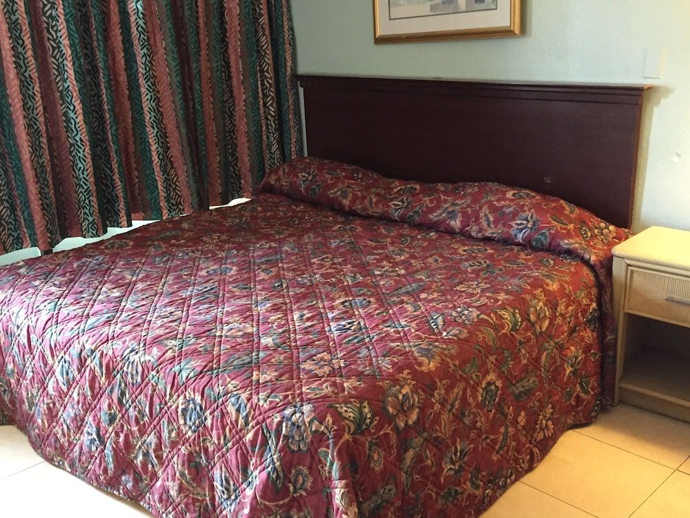 Calypso Motor Inn - photo 28