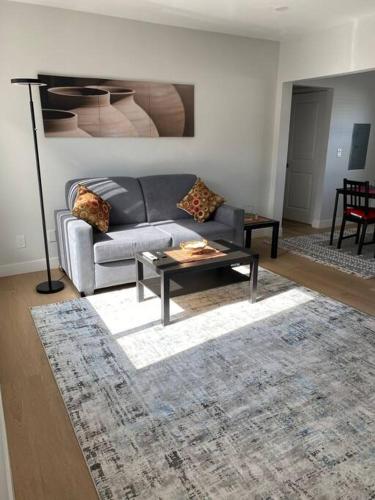4 Stanford Furnished Apartment Gated Parking Laundry — 4-Star Luxury Hotel in East Palo Alto, United States