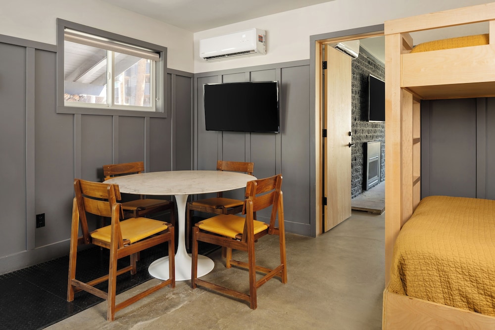The Coachman Hotel - photo 60