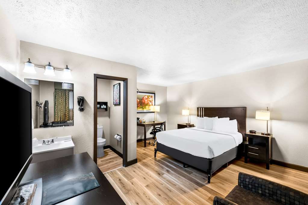 Americas Best Value Inn Marquette - photo 11