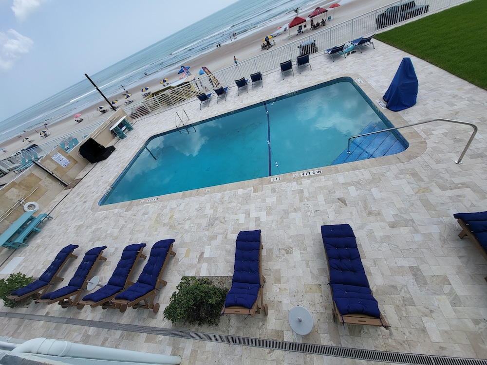 Beachside Hotel - photo 50