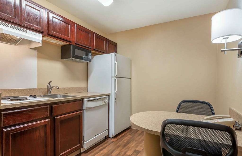Extended Stay America Suites Indianapolis Northwest I465 - photo 17