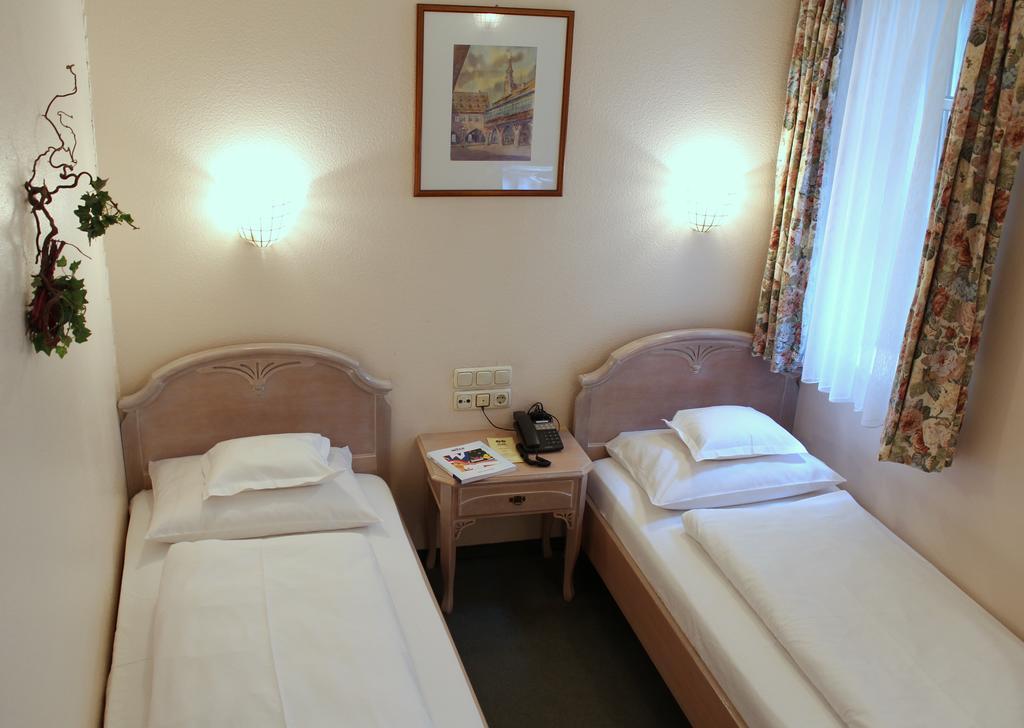 Hotel am Josephsplatz — Nuernberg — photo 5