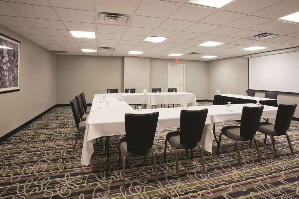 La Quinta Inn & Suites by Wyndham Minneapolis Bloomington W - photo 55