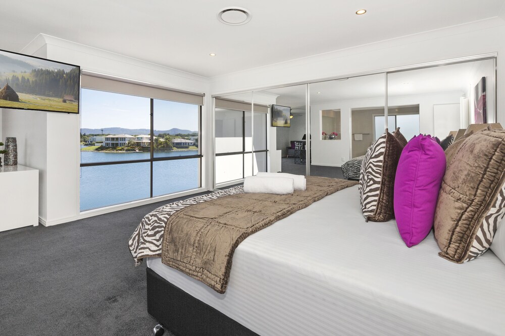 Allure @ The Lakes — Hope Island — photo 4