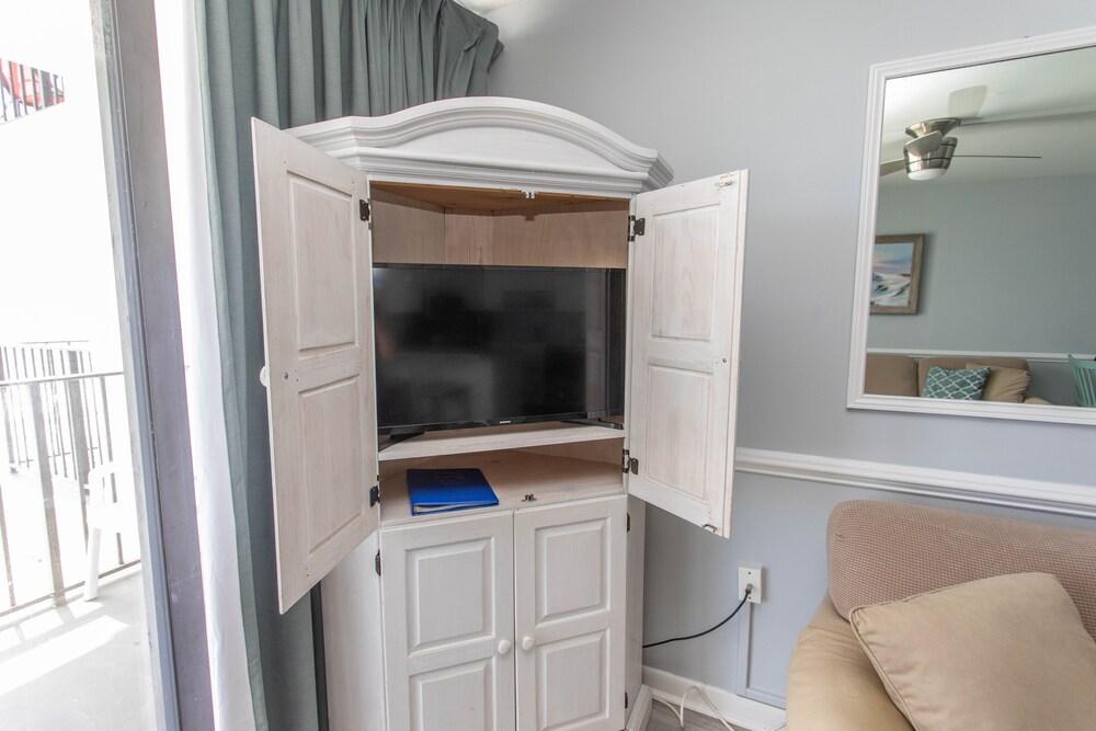 Royal Garden Resort 705 2 Bedroom Condo by RedAwning - photo 25