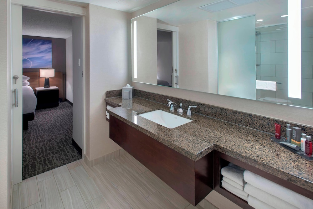 Newark Liberty International Airport Marriott - photo 21