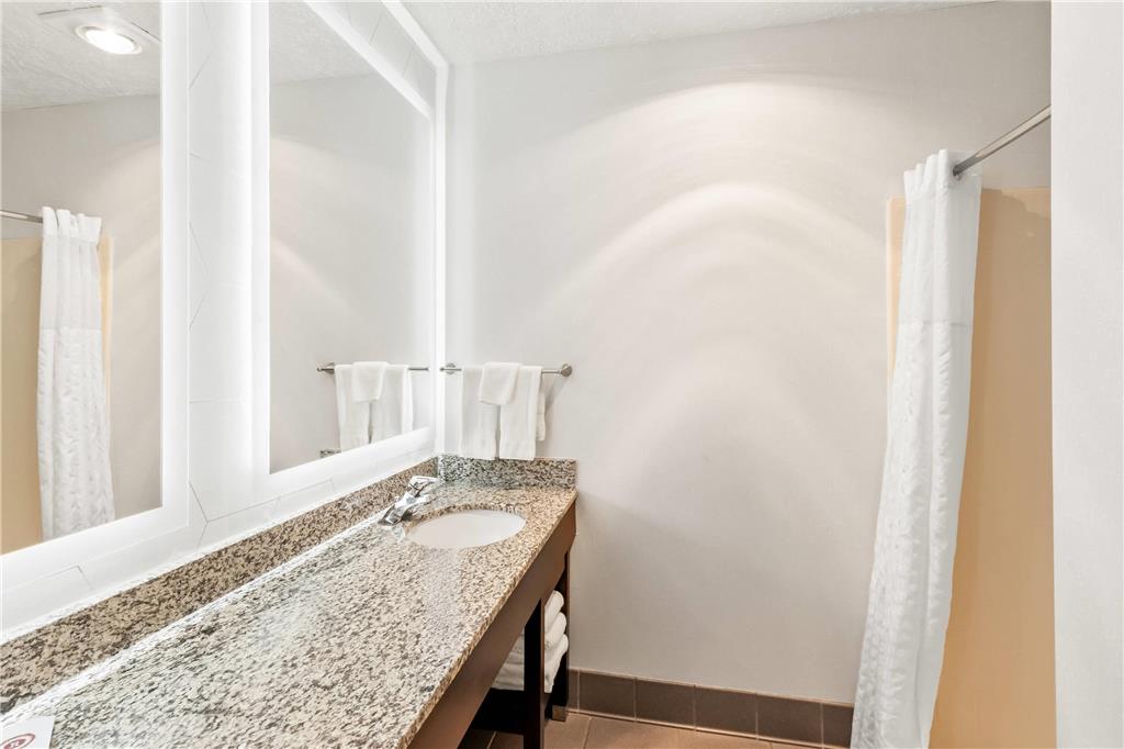 Comfort Suites Clackamas - photo 29