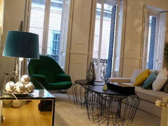 Apartamentos Manzana — 4-Star Luxury Hotel in Madrid, Spain