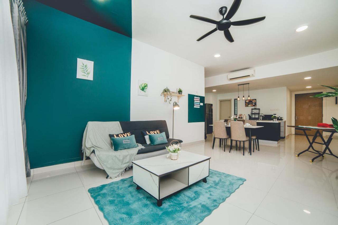 Mahjong Midvalley The Jade 3Br8pax Mosaic Southkey by Our Stay — 4-Star Luxury Hotel in Johor Bahru, Malaysia