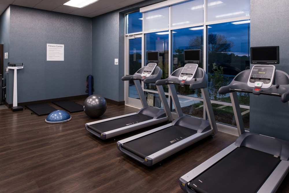 Holiday Inn Hotel & Suites Farmington Hills Detroit NW by IHG - photo 21