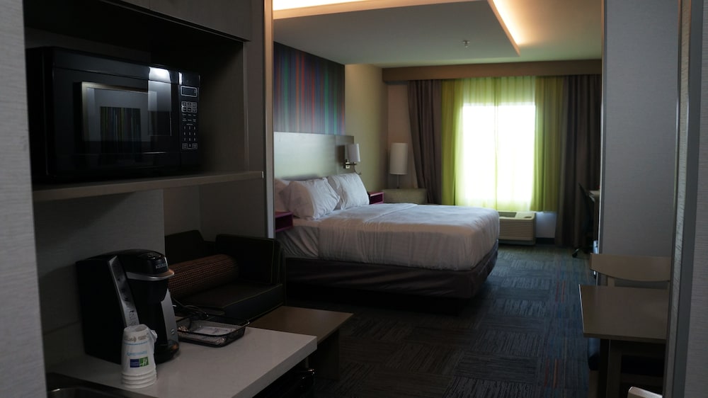 Holiday Inn Express & Suites Shippensburg an IHG Hotel - photo 4