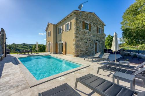 Villa Stara Hiza — 4-Star Luxury Hotel in None, Croatia