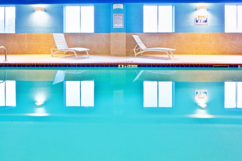Holiday Inn Express Hotel & Suites BYRAM by IHG - photo 21