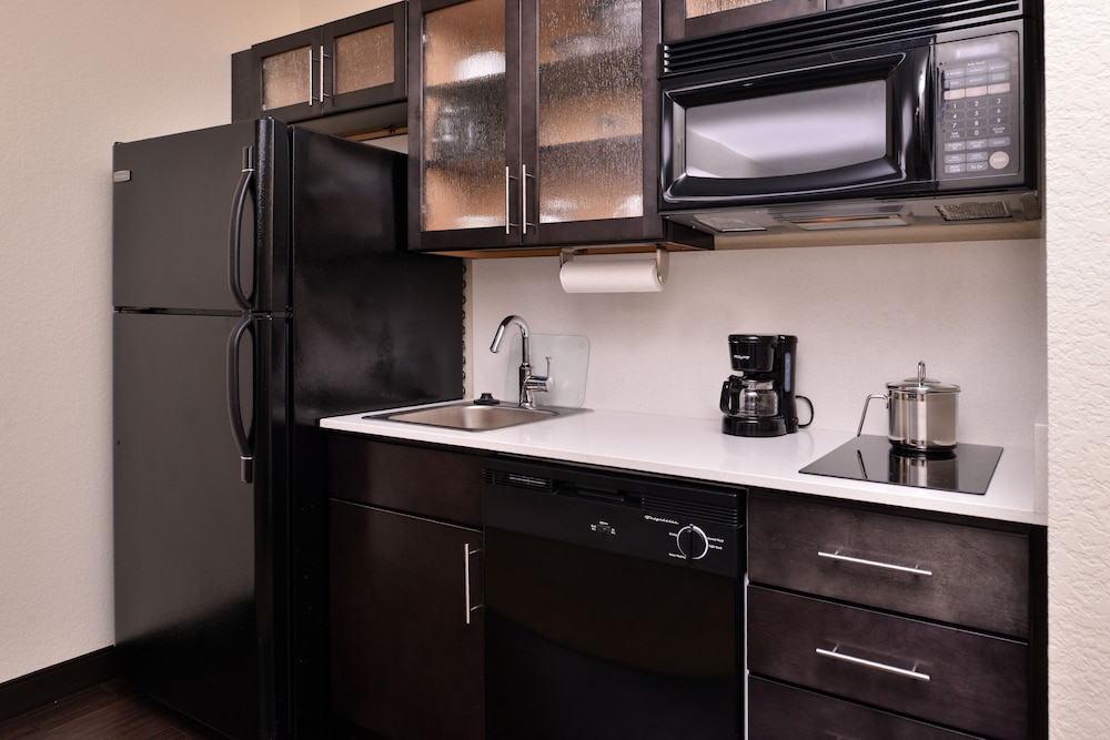 Candlewood Suites Terre Haute by IHG - photo 26