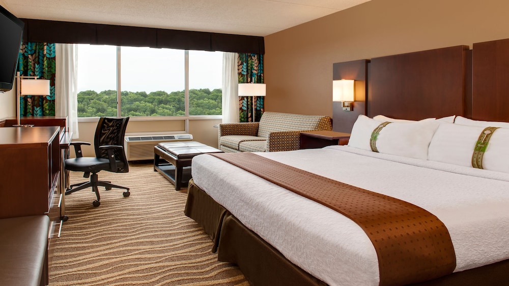 Holiday Inn and Suites Overland Park West an IHG Hotel - photo 2