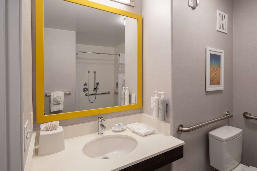 Hampton Inn & Suites Agoura Hills - photo 24
