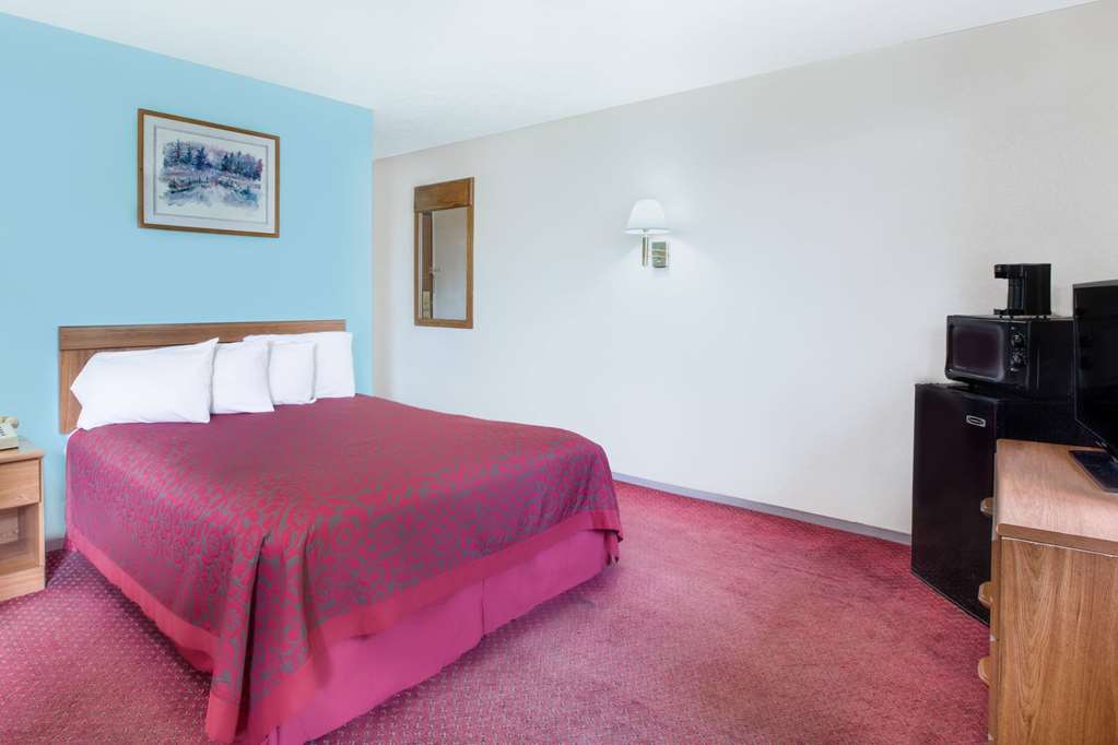 Days Inn by Wyndham Warrensburg - photo 15