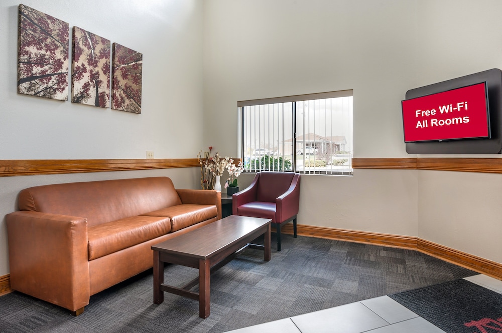 Red Roof Inn Greencastle South Cloverdale - photo 37