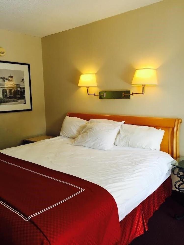 Downtown SuperInn - photo 12