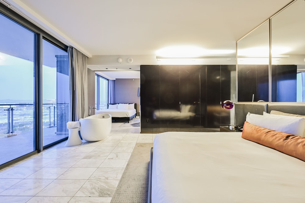 StripViewSuites at Palms Place Penthouses - photo 6