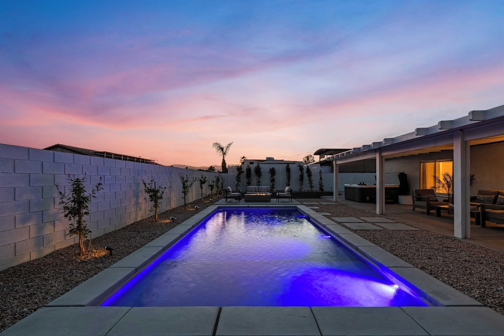 Montego by Avantstay Private Yard w Pool & Hot Tub - photo 44