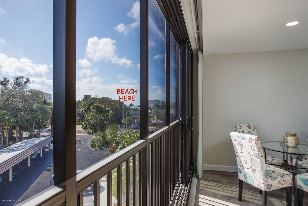 Harbor Towers 4th Fl Pool & Bay Views End Unit - photo 57
