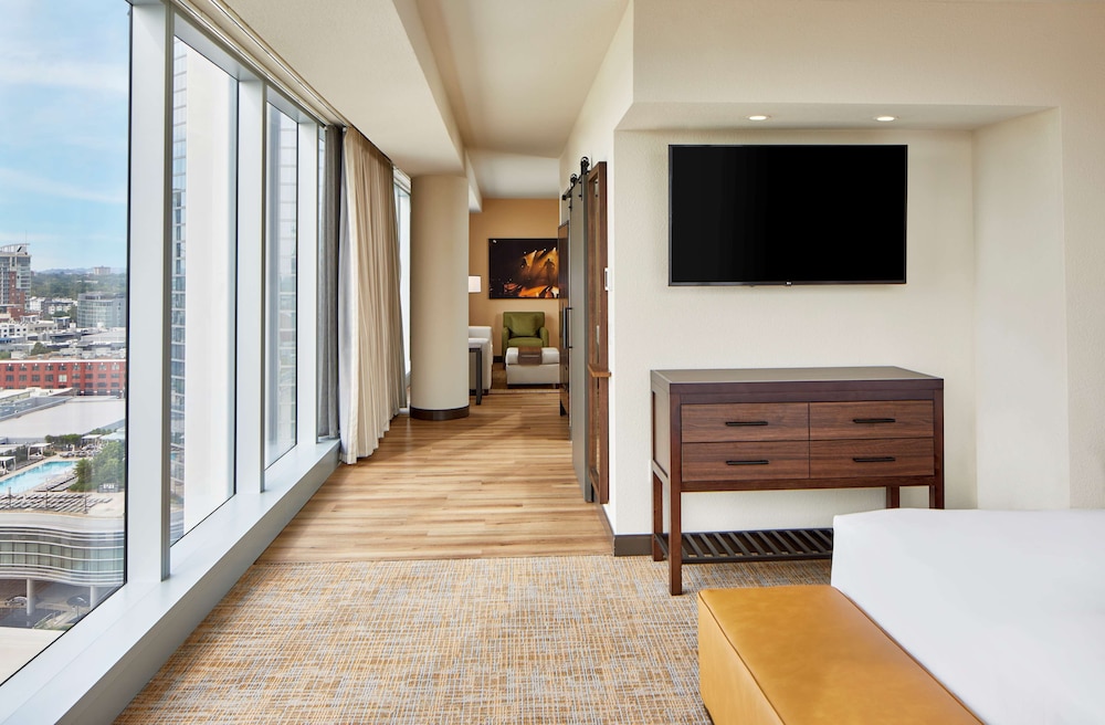 Embassy Suites by Hilton Nashville Downtown - photo 20