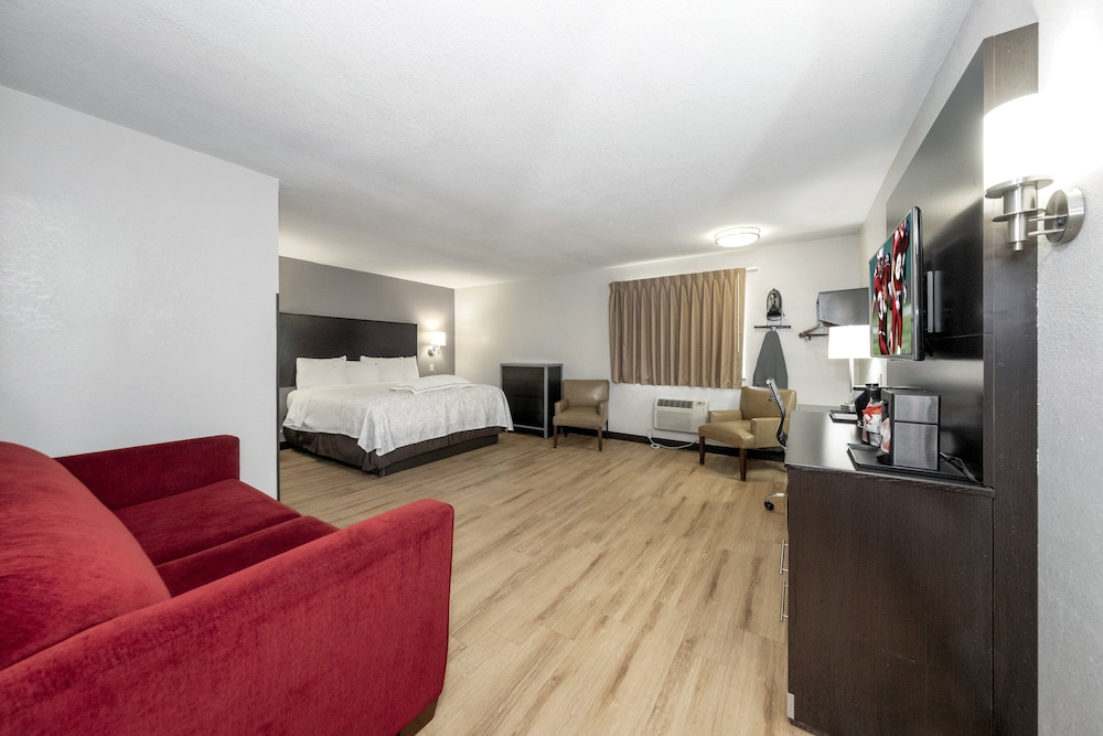 Red Roof Inn PLUS Huntsville - photo 22