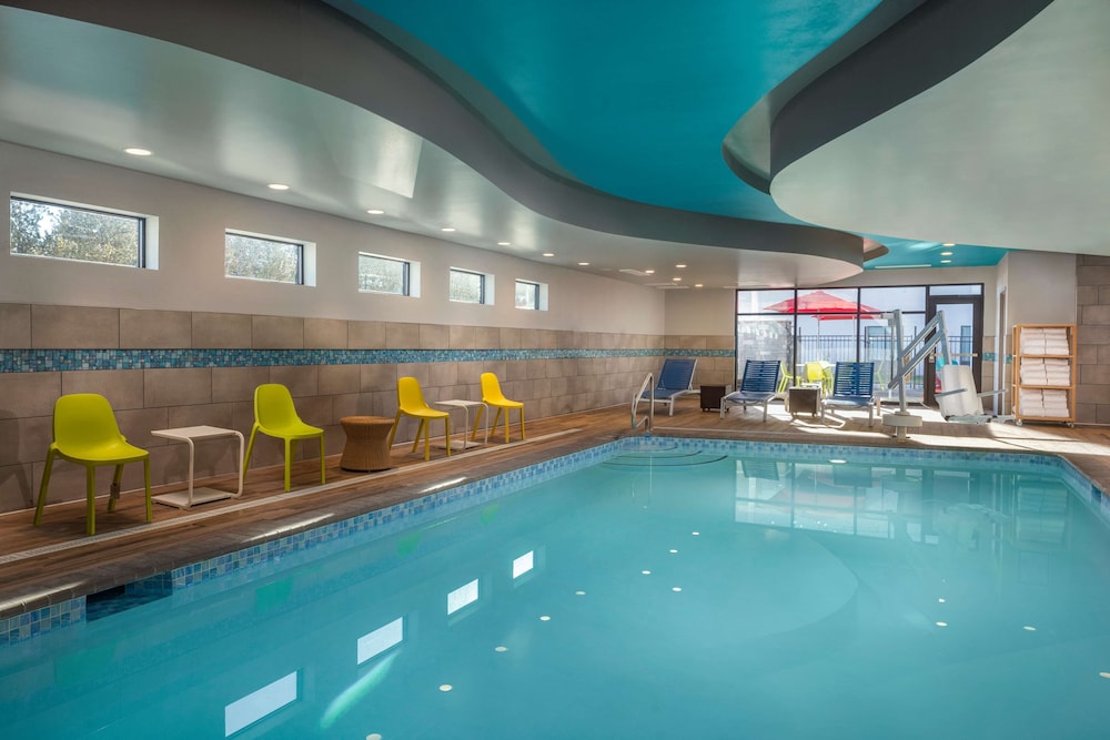 Home2 Suites by Hilton Bend - photo 19