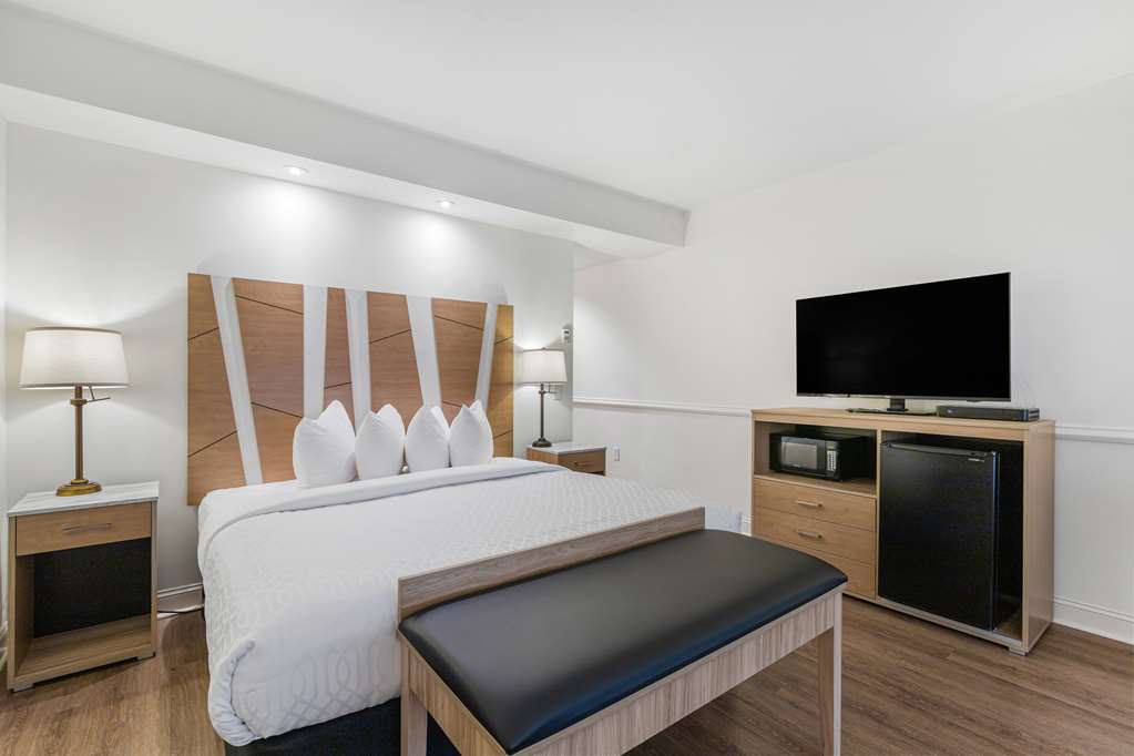 Best Western Plus Westgate Inn & Suites - photo 24