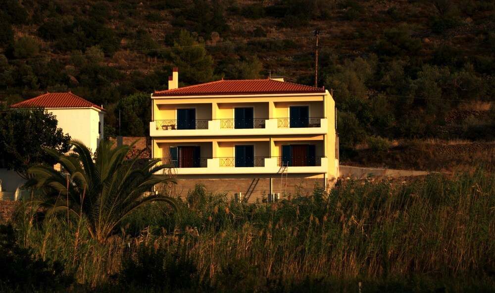 Eleftheria S Studio — Agios Georgios