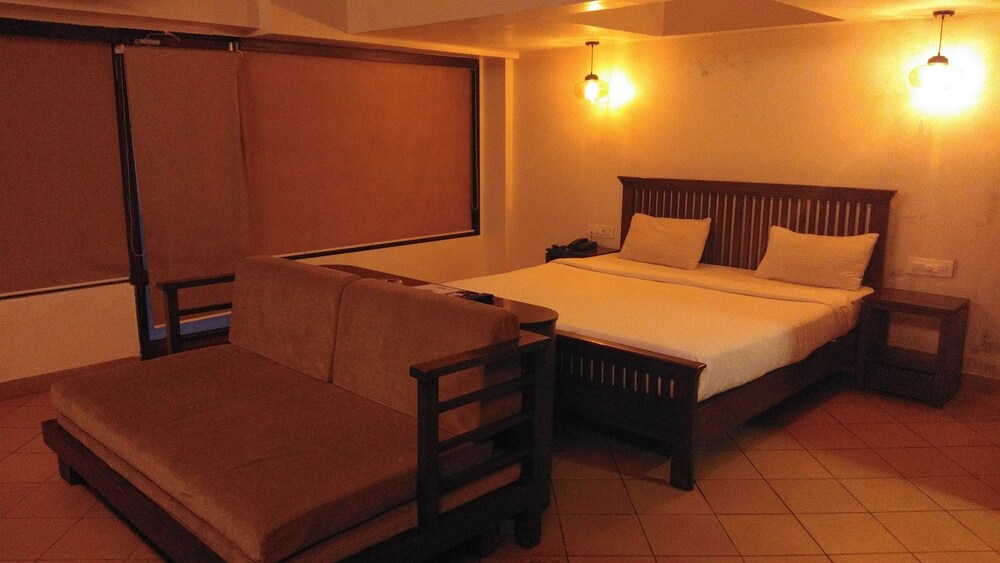 Silverador Resort Club in Thane, India