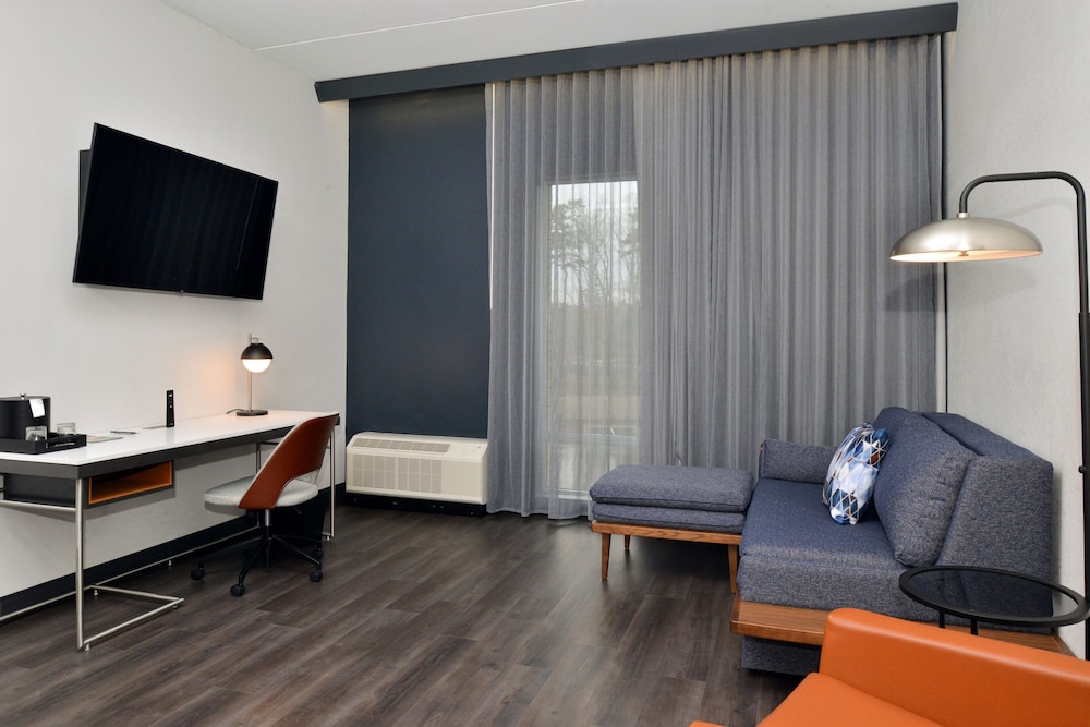 Courtyard by Marriott Raleigh Cary Crossroads - photo 18