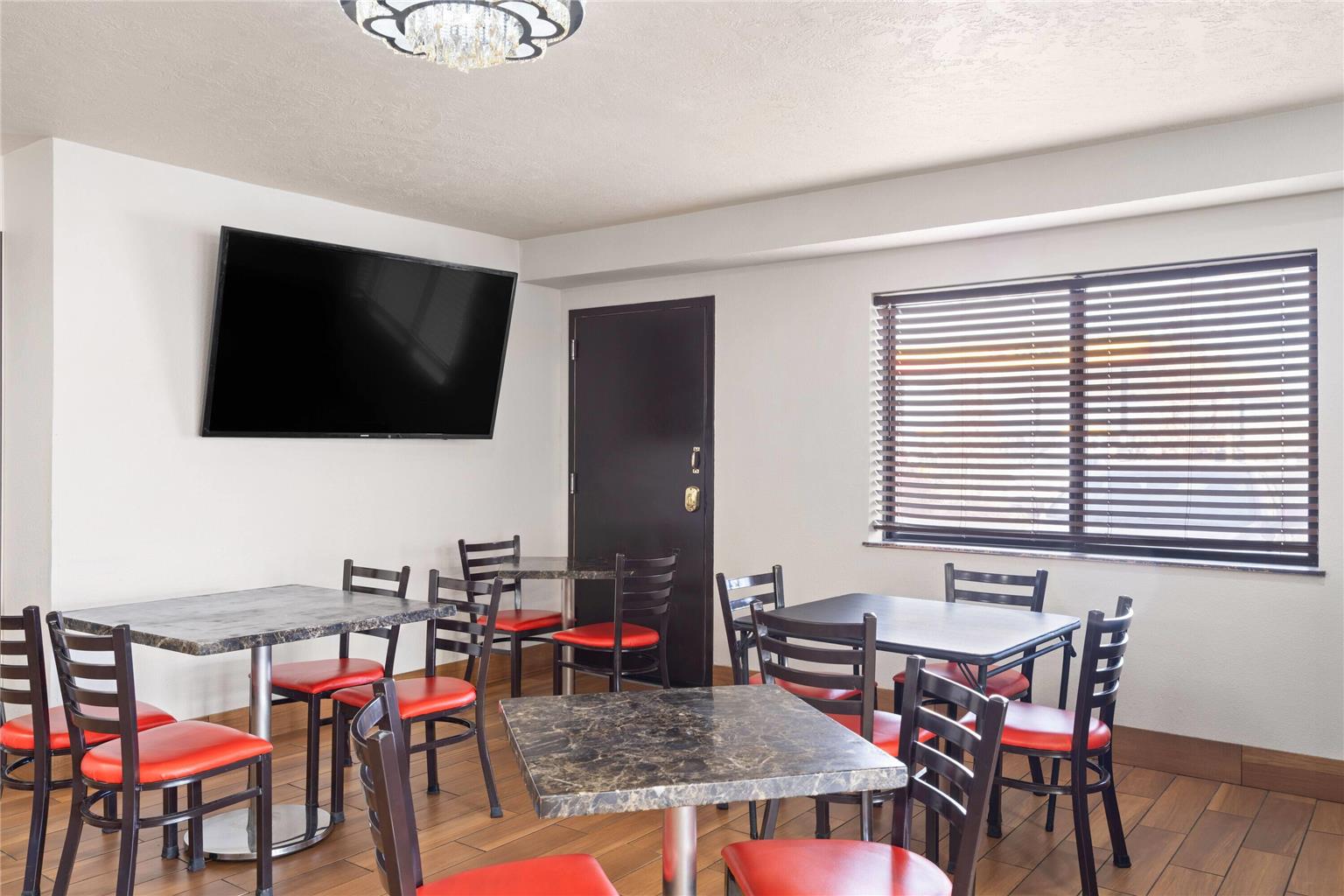 Super 8 by Wyndham Baker City - photo 43