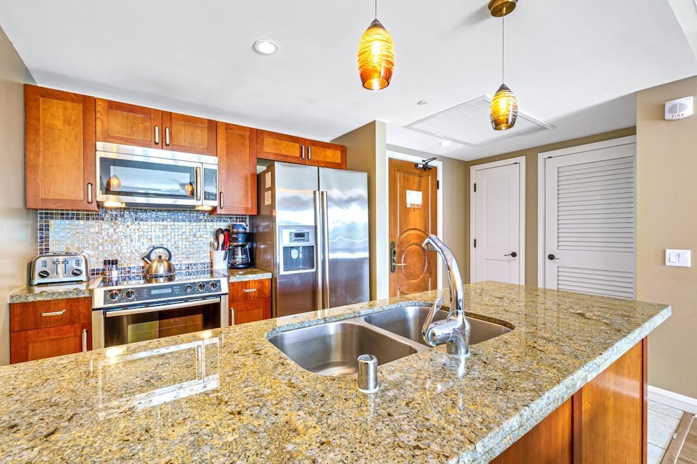 K B M Resorts Hkk 306 Chic 2bd Upgraded Steps Away From Resort Pools Beach and Spa - photo 13