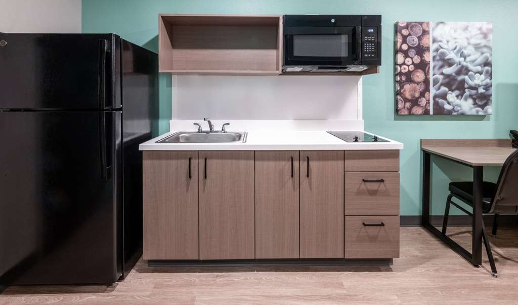ECHO Suites Extended Stay by Wyndham Nashville Gallatin - photo 18