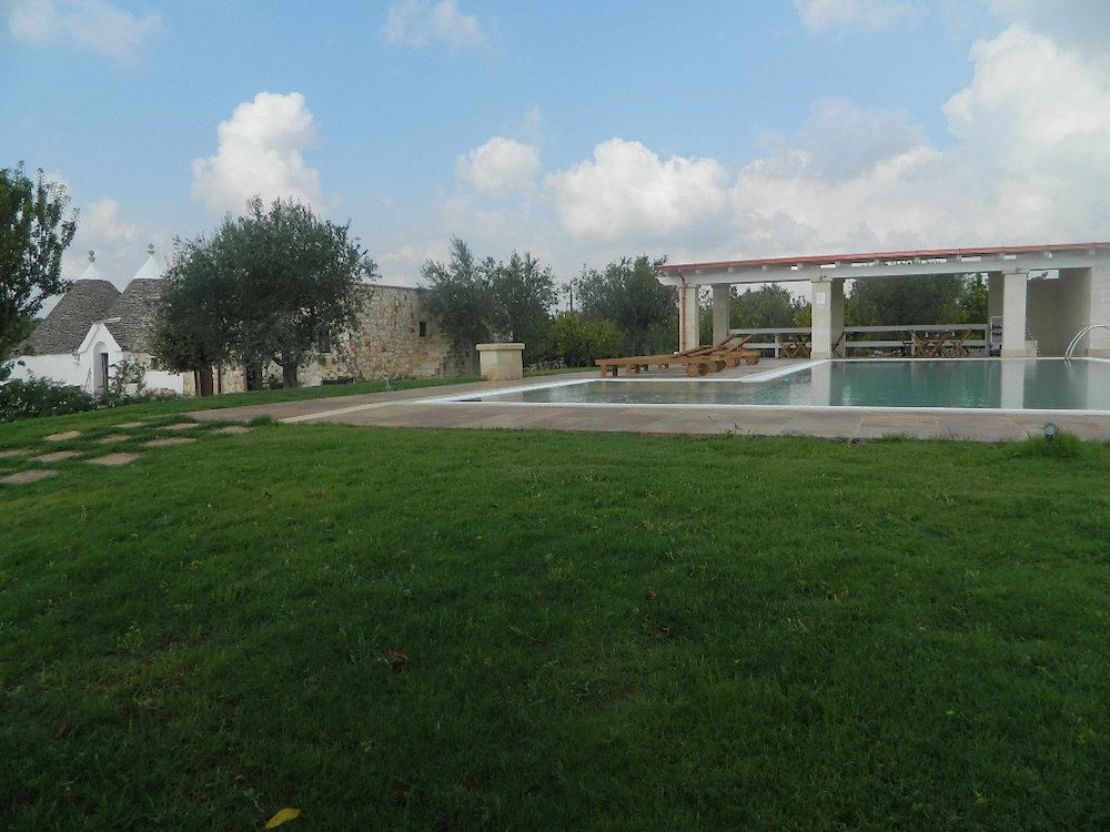 Fontana Vecchia Bed & Breakfast — 4-Star Luxury Hotel in Castellana, Italy