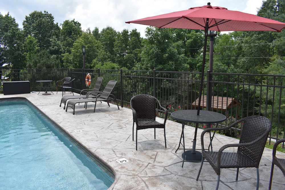 Bear Creek Lodge Cabin Resort - photo 90