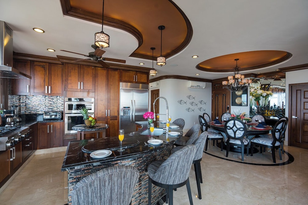 Pinnacle Resorts 220
