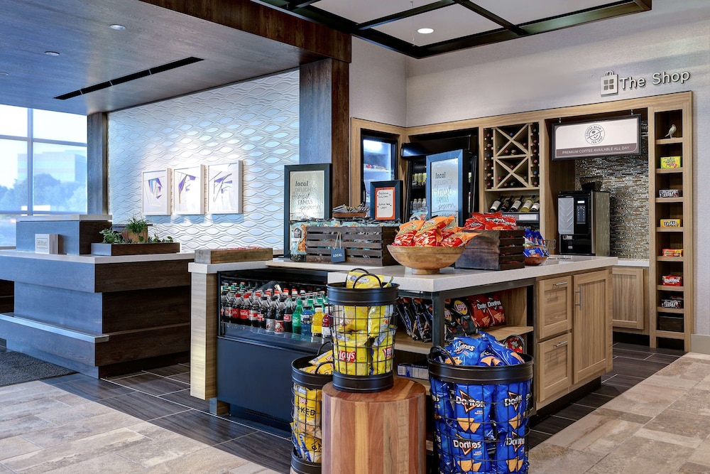 Hilton Garden Inn Cedar Rapids - photo 44