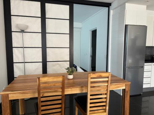 Elegant Oasis in Cape Town CBD Pool Gym & City Views