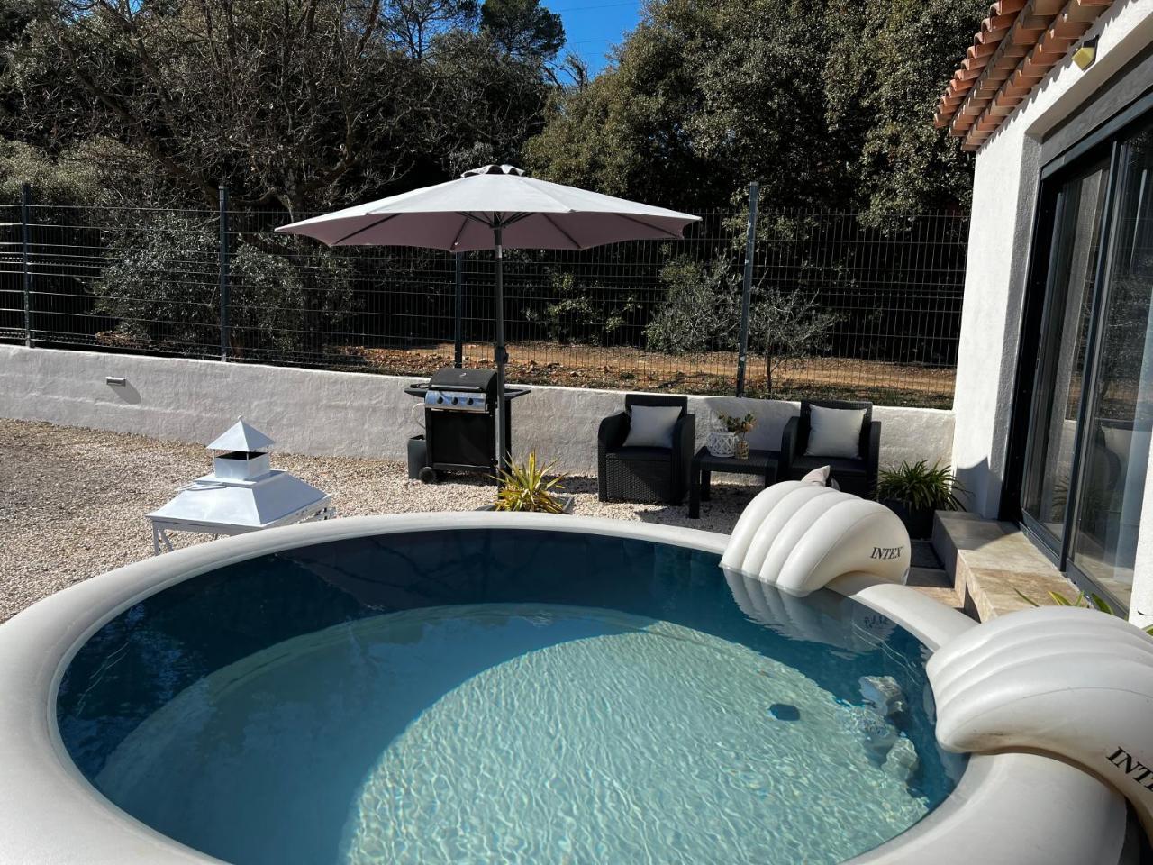Maisonnette 32m2 Climatise Avec Jacuzzi Au Calme — Trans En Provence