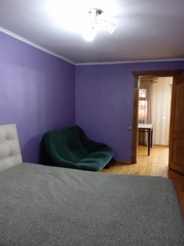 Isolated second floor for rent with separate kitchen and bathroom