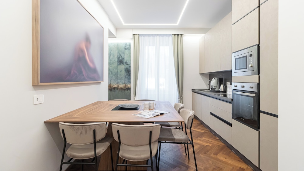 Italianway XXV Aprile 7 B Smeraldo — 4-Star Luxury Hotel in Milan, Italy
