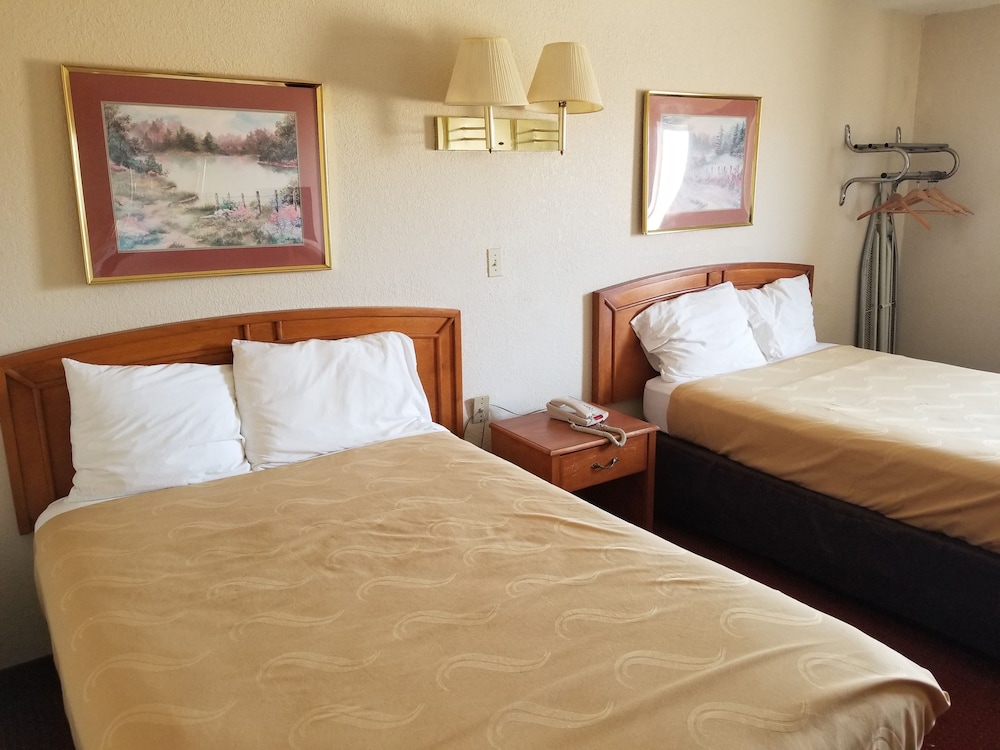 Americas Stay Inn - photo 8